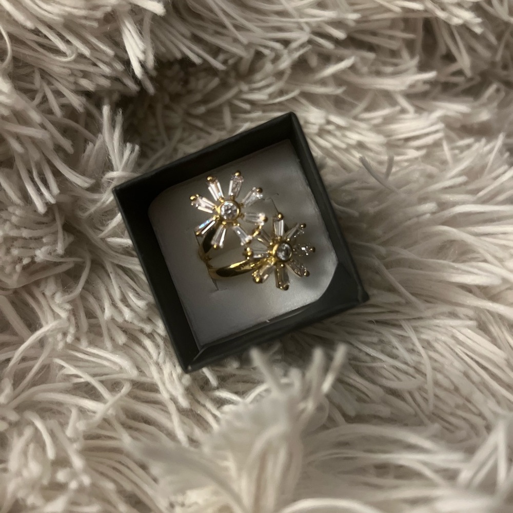 Crystal Flower Ring- Size 6/7